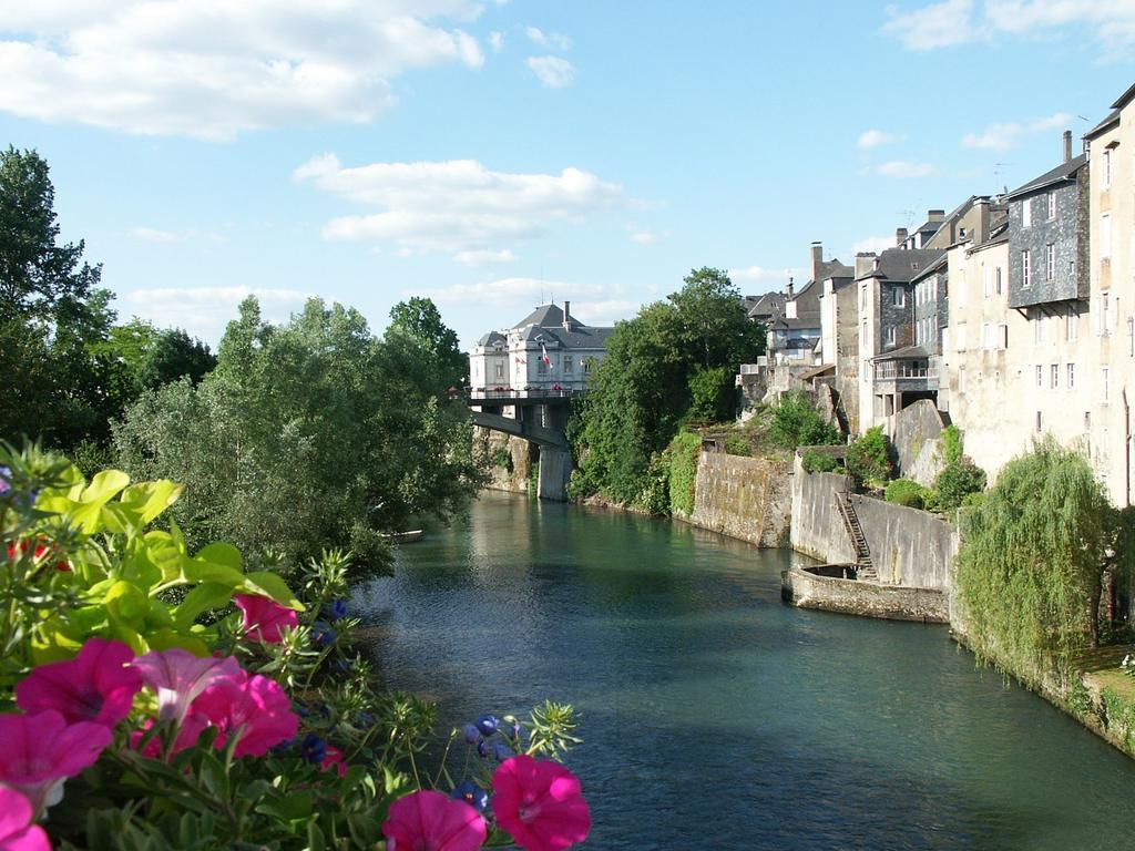 Couett'Hotel Oloron Sainte Marie エクステリア 写真