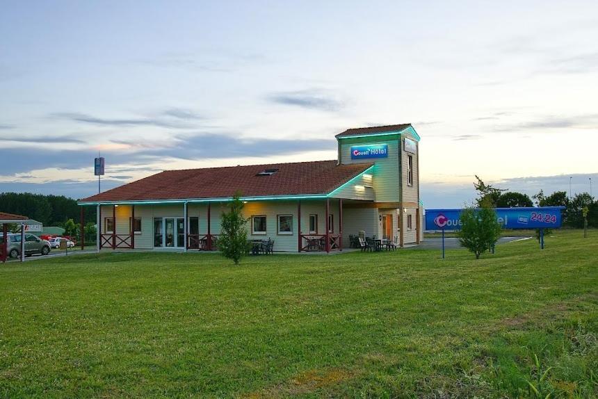 Couett'Hotel Oloron Sainte Marie エクステリア 写真