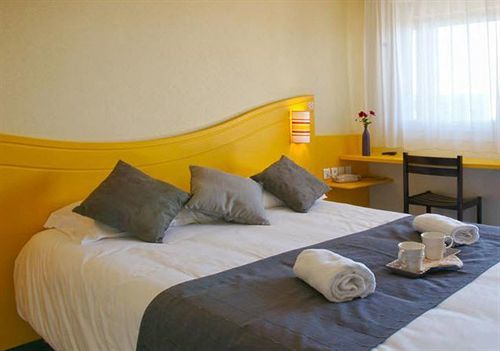 Couett'Hotel Oloron Sainte Marie エクステリア 写真